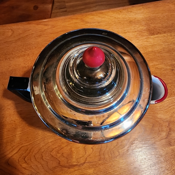 Enamel white and red coffee pot with insert and lid - Picture 2 of 8
